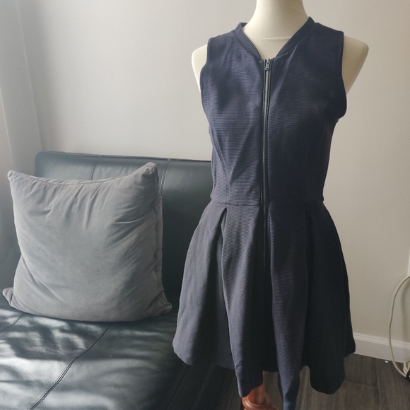 Club monaco dress zipper back - Picture 6 of 7
